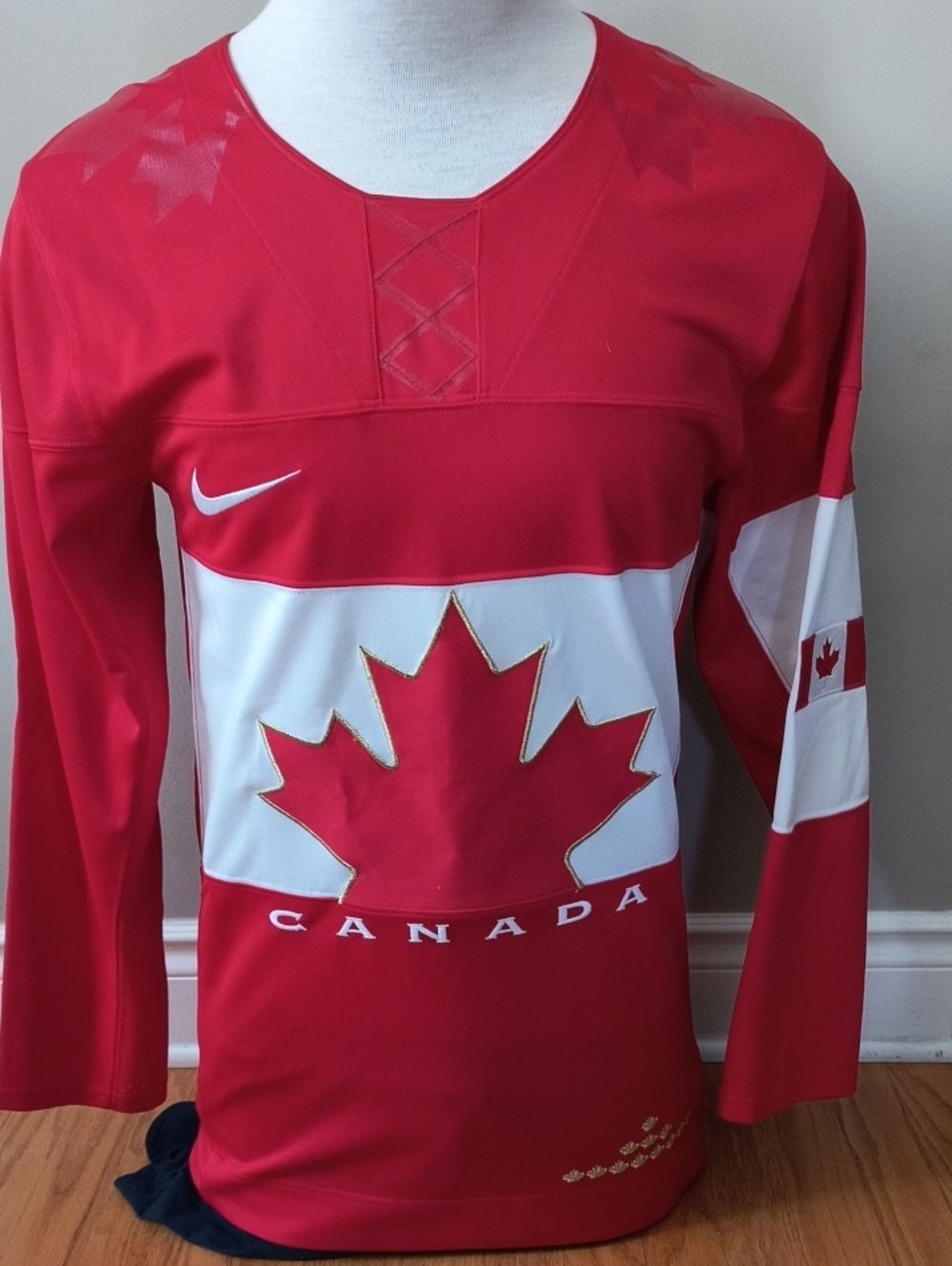 Nike Red and White Team Canada Hockey Jersey, Size XS